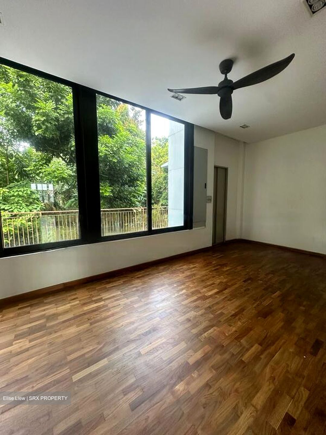 La Suisse (D11), Terrace #478654551